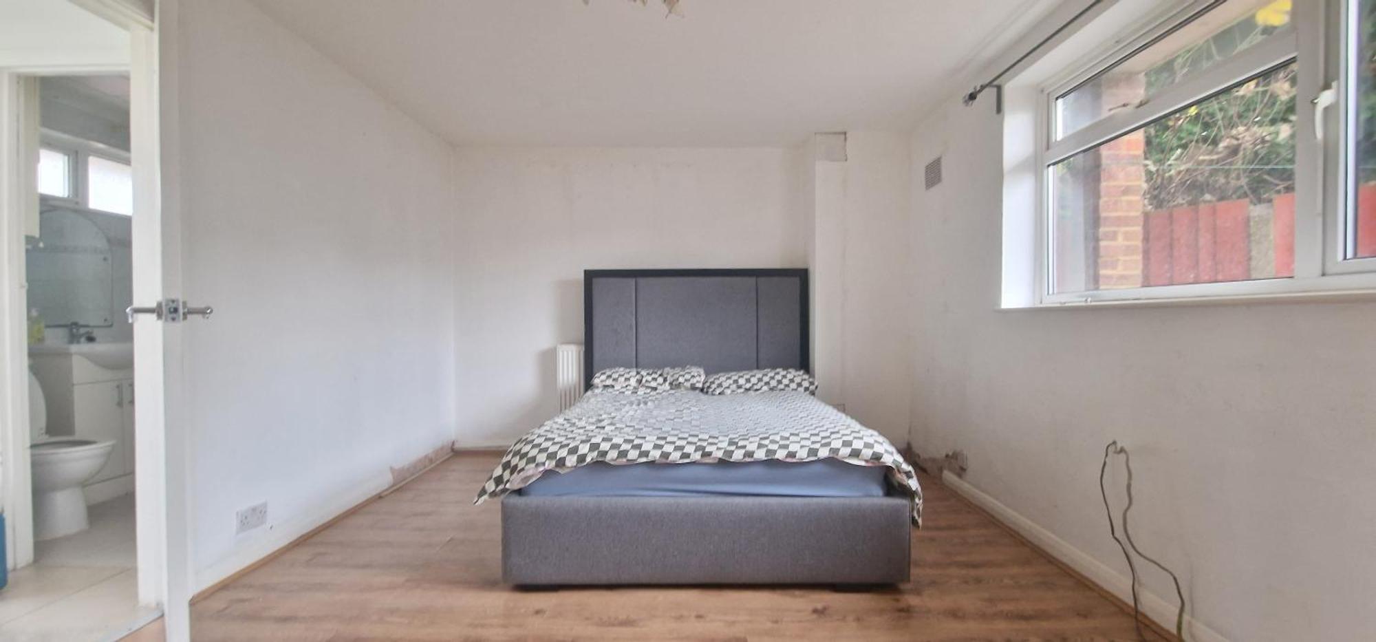 Guest house Ritz Place 2 Northolt (Greater London)